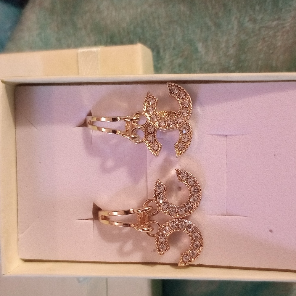 Earrings drop double c rhinestone and 18 ct gold overlay